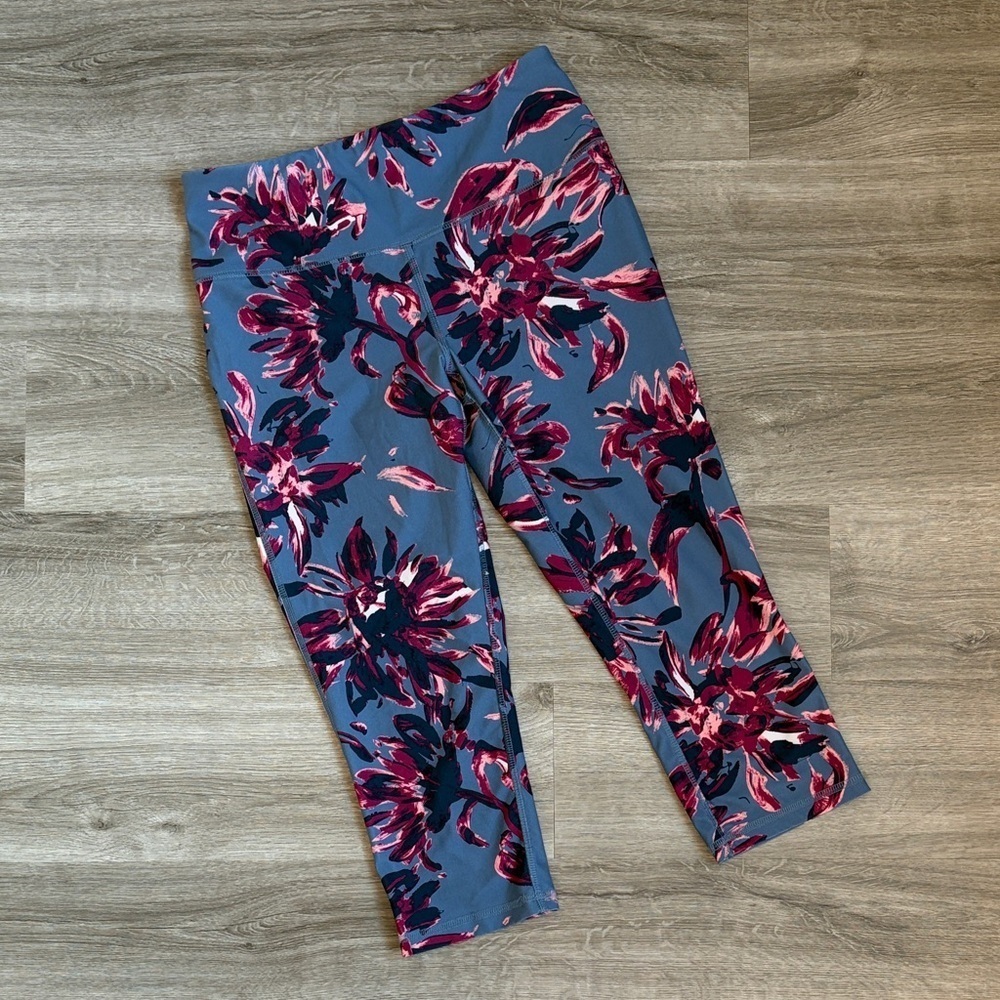 DSG floral print workout capri leggings